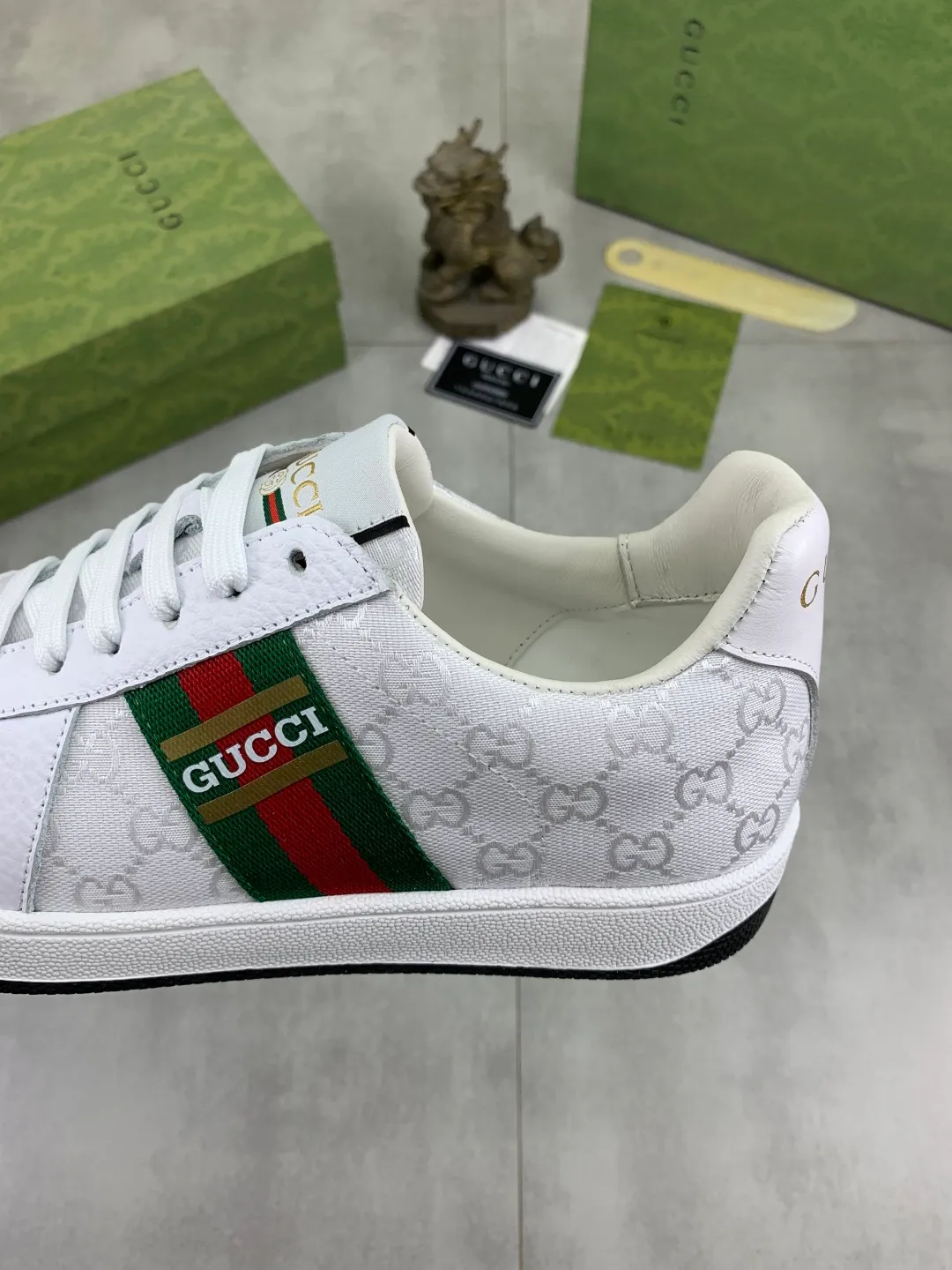 Men's shoes 💰P400💰【New model】 🆘 The latest model from Gucci official website 🎁 Classic casual and fashionable men's shoes 👟 Hot model 💥 Simple and elegant style, exclusive for trendy men. Unique latest brand elements from the official website 👑 Original Gucci decoration, fashionable and generous, made of original soft calfskin fabric ➕ Comfortable soft pigskin lining ✅Wear-resistant rubber outsole designated on the official website_Full of elasticity, the classic model taken at the counter 🎬Color: 4️⃣colors available😍Number of codes: 38-44 (45 46 customized)